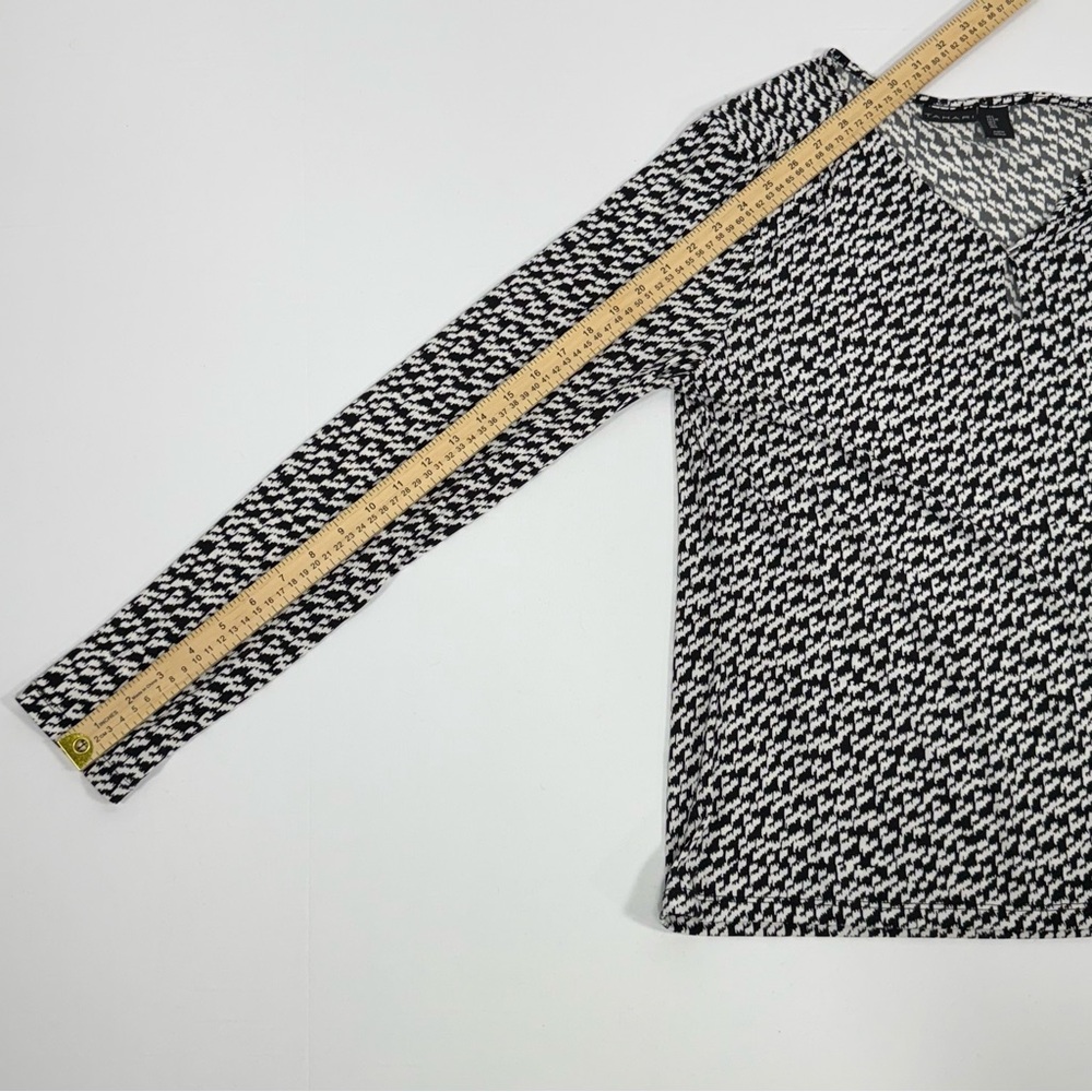 Houndstooth V-Neck Tahari Black White Stretch Knit Blouse Size L Large - Picture 8 of 8